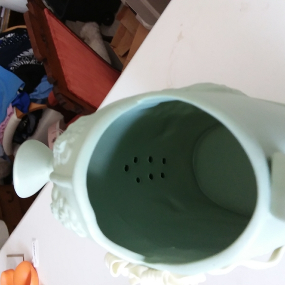 Stunning Porcelain Fully Functional Flower Watering Pot! - Picture 9 of 11